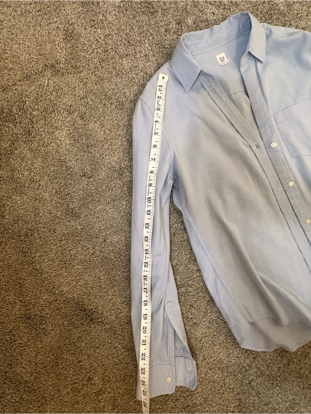 GAP Light Blue Shirt with White Logo Tag - Picture 5 of 7